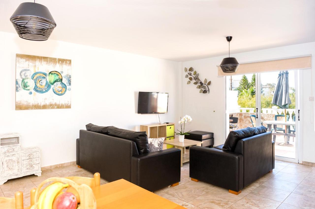 Sofia Apartment 700M Away From The Beach Paralimni Exterior foto