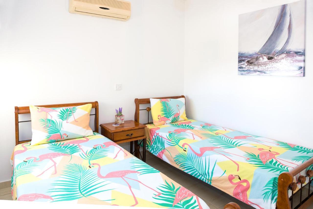 Sofia Apartment 700M Away From The Beach Paralimni Exterior foto