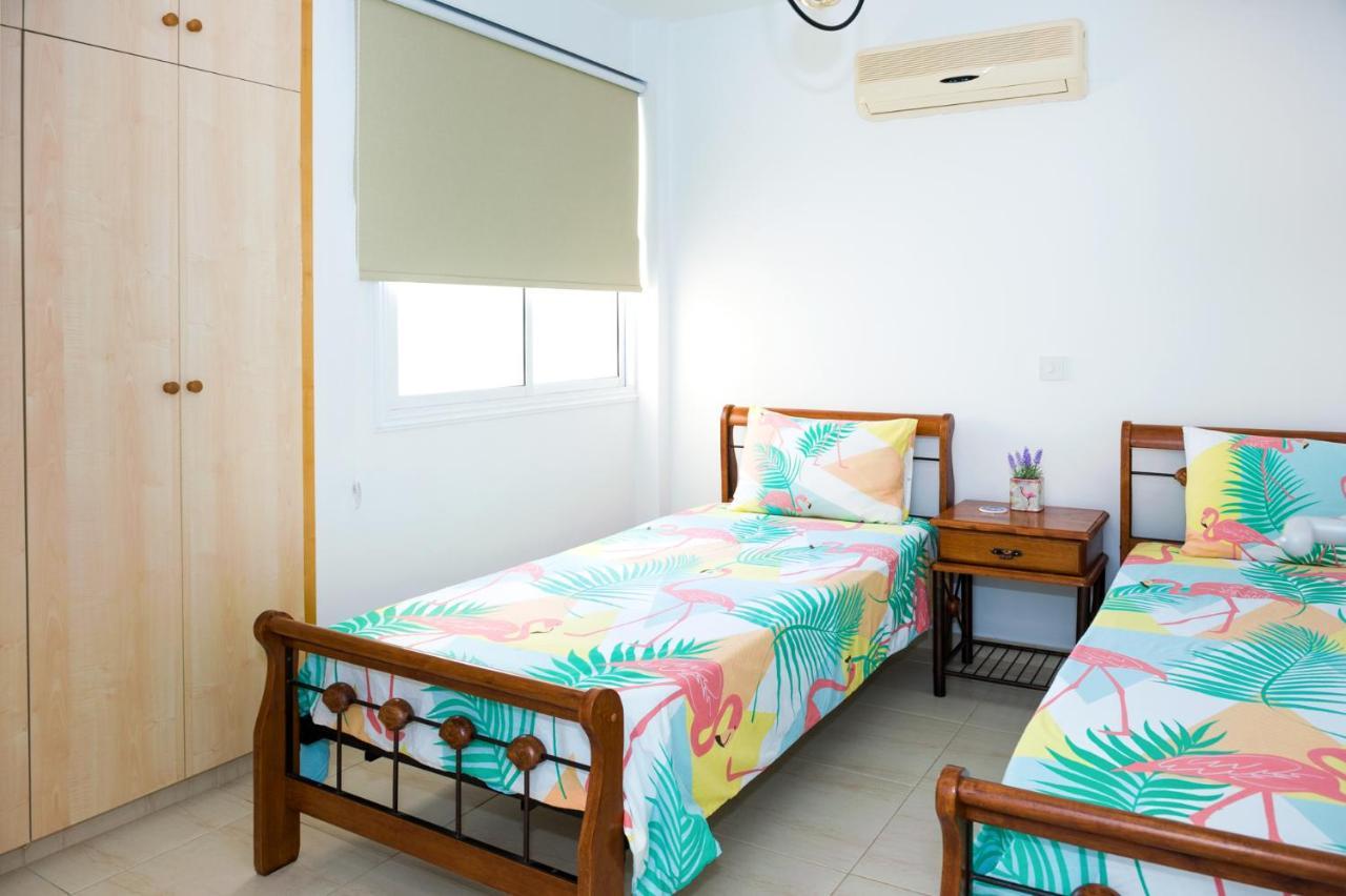 Sofia Apartment 700M Away From The Beach Paralimni Exterior foto