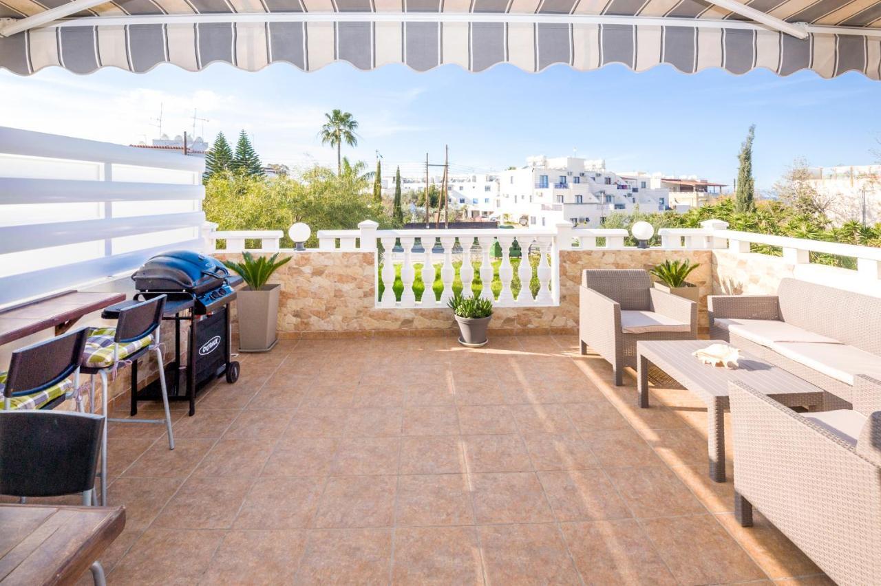 Sofia Apartment 700M Away From The Beach Paralimni Exterior foto