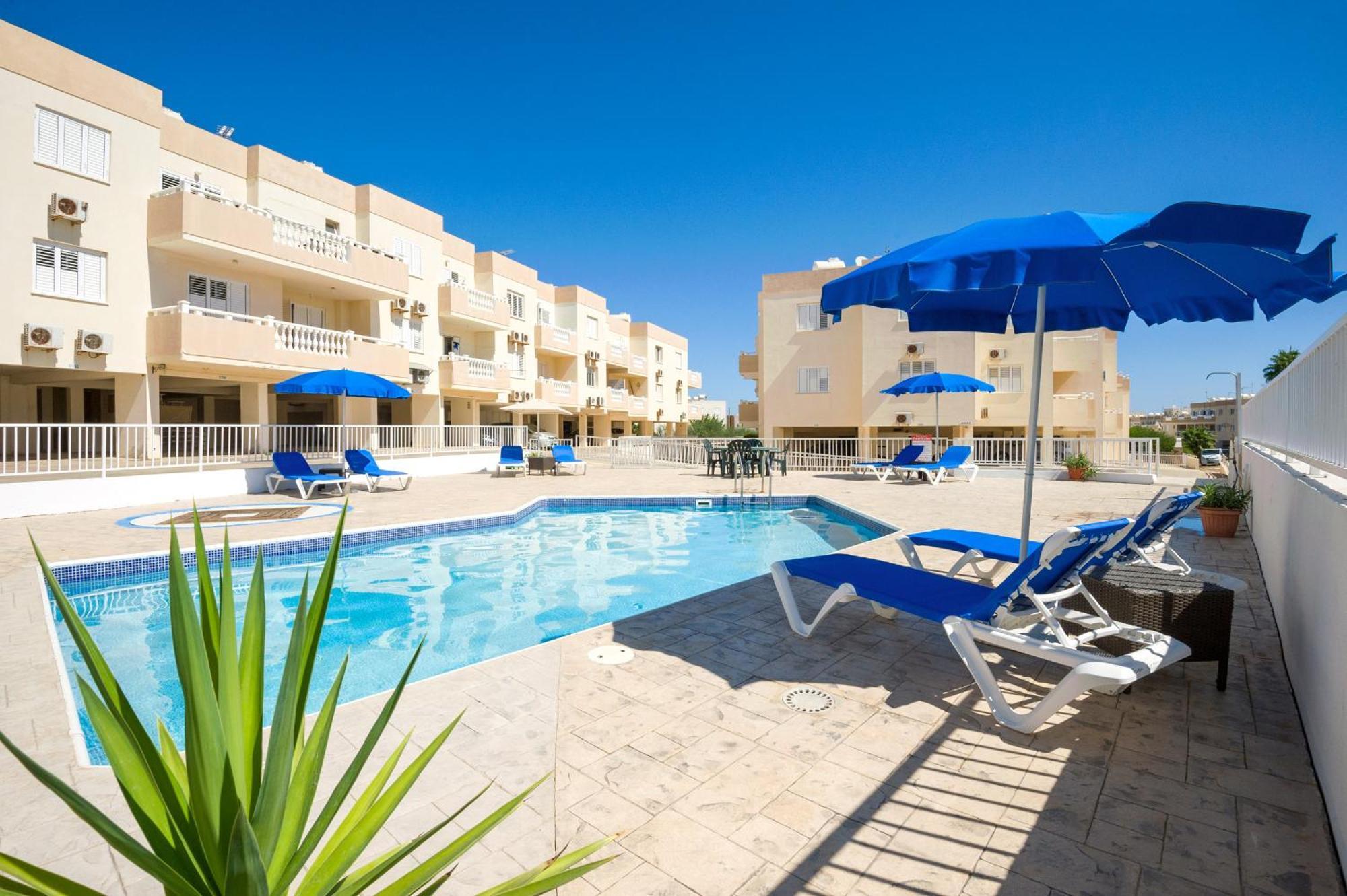 Sofia Apartment 700M Away From The Beach Paralimni Exterior foto